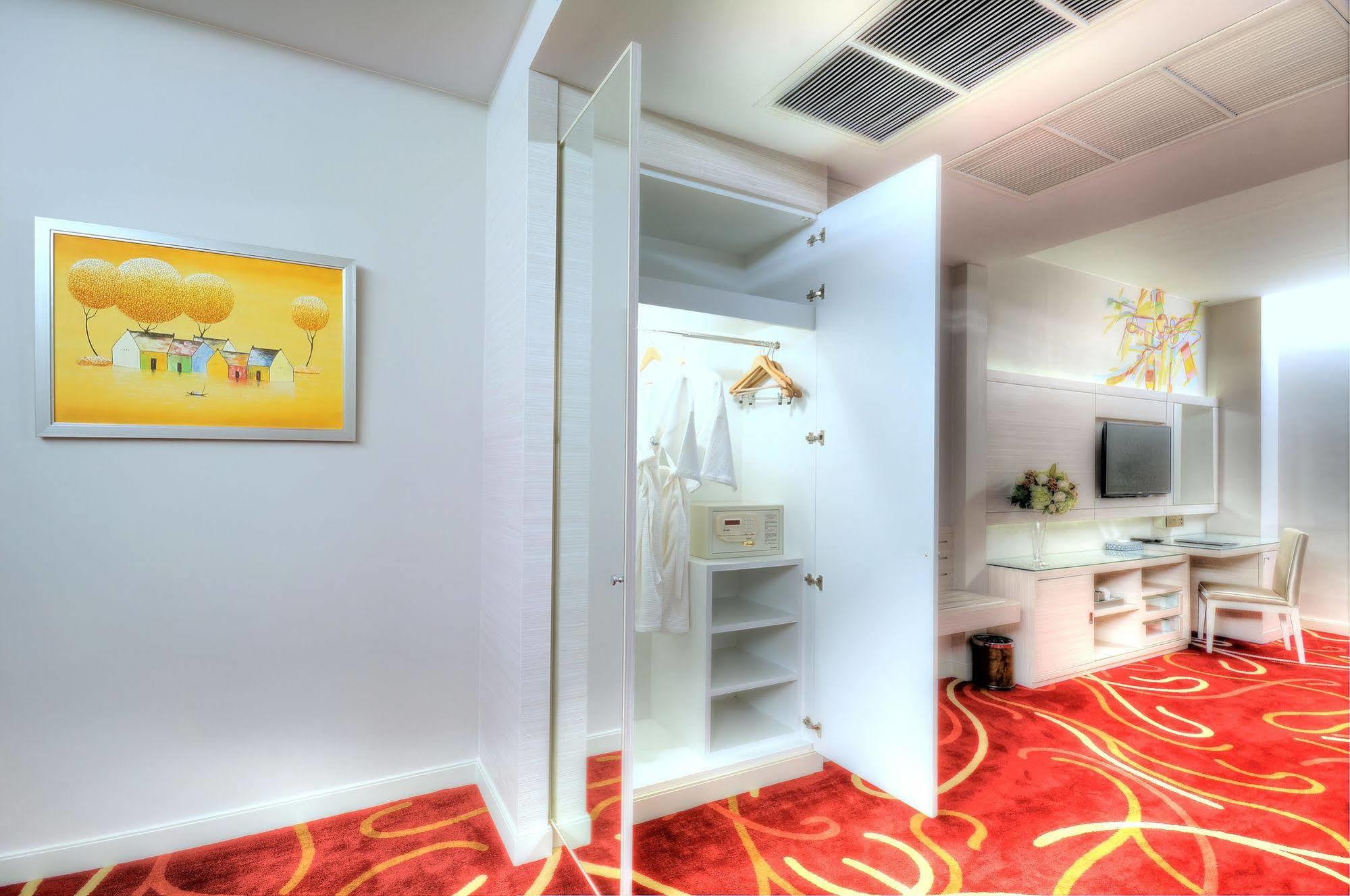 One One Bangkok Hotell Eksteriør bilde