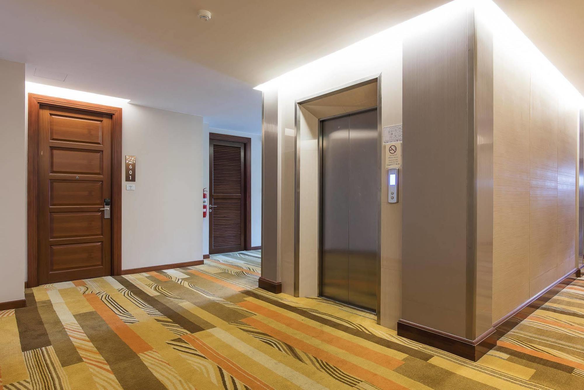 One One Bangkok Hotell Eksteriør bilde